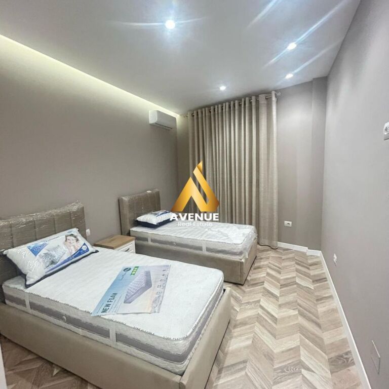 ✨ SHITET APARTAMENT LUKSOZ 2+1+2 – PRANË Sheshi Skënderbej, NË Tiranë