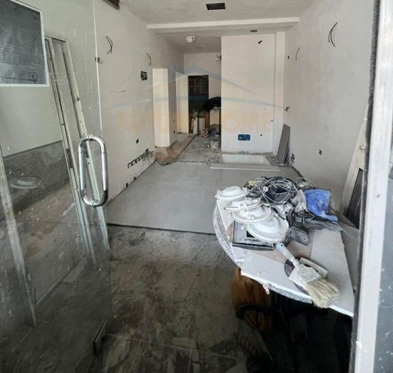 Affitto, Locale Commerciale, Via Durazzo