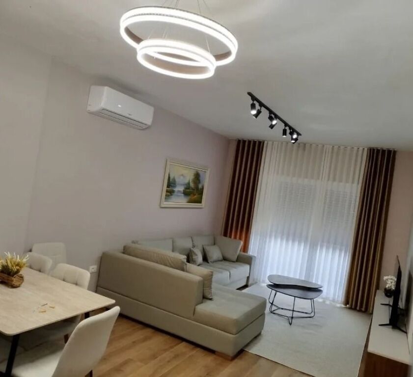 Qera | Apartament 1 + 1 | Shkolla E Kuqe| 720 €/muaj