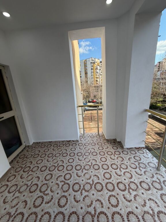 Appartamento 3+2 Bagni +1 Balcone In Affitto