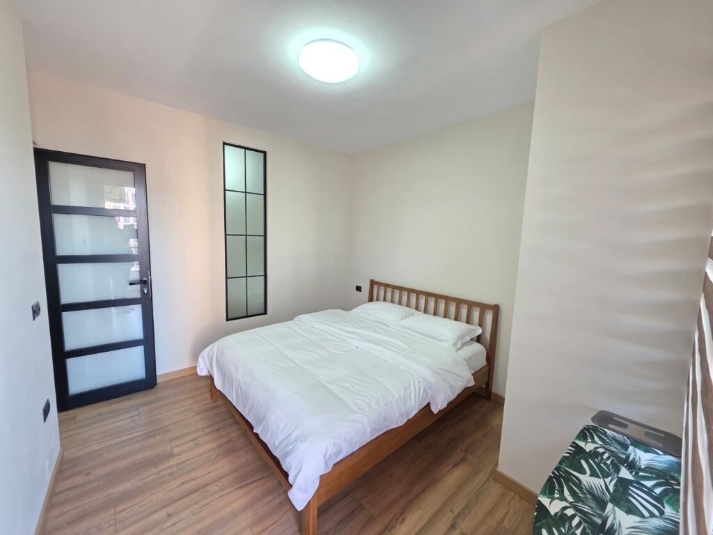 Apartament 2+1, Islam Alla, Myslym Shyr