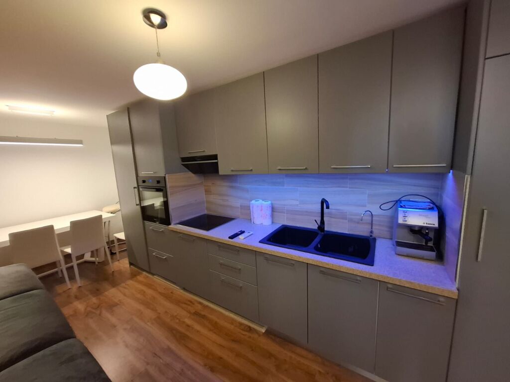 Jepet apartament me qera 1+1 vollga