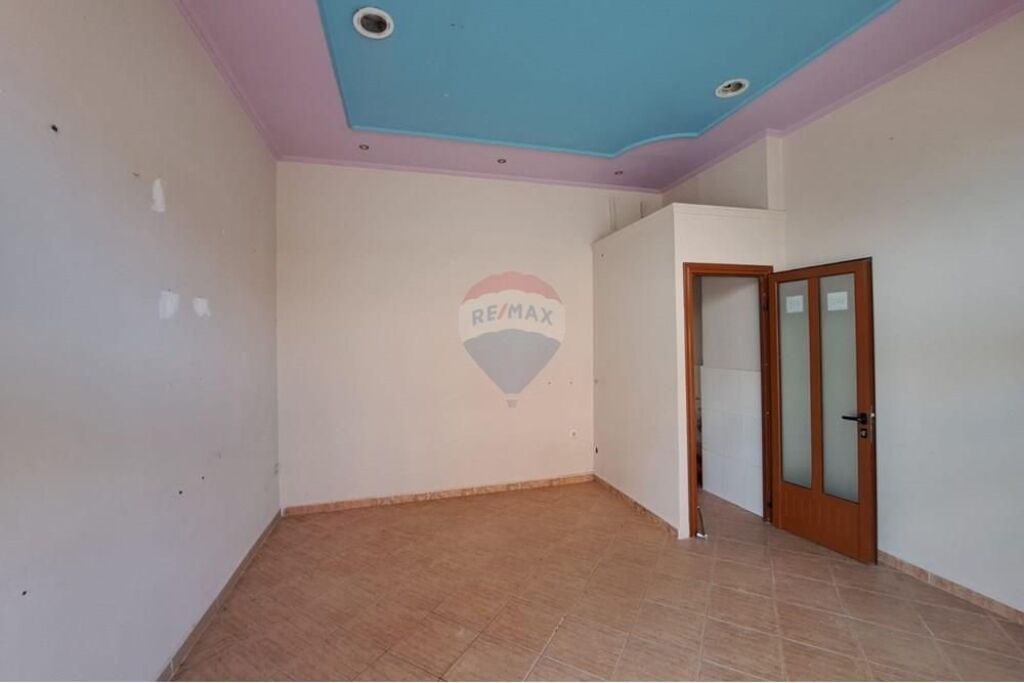 🏬 Dyqan për Shitje – Pranë Bashkisë, Vlorë