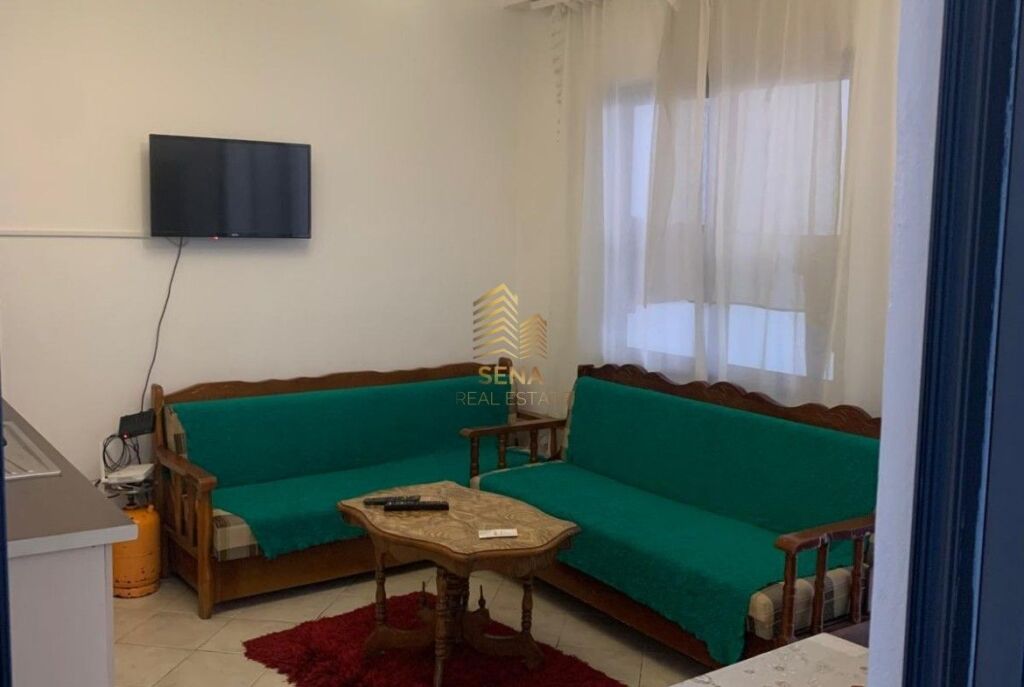 Affitto, Appartamento, 1+1+Posto Auto, Rotonda di Ali Demi, 350 Euro/mese