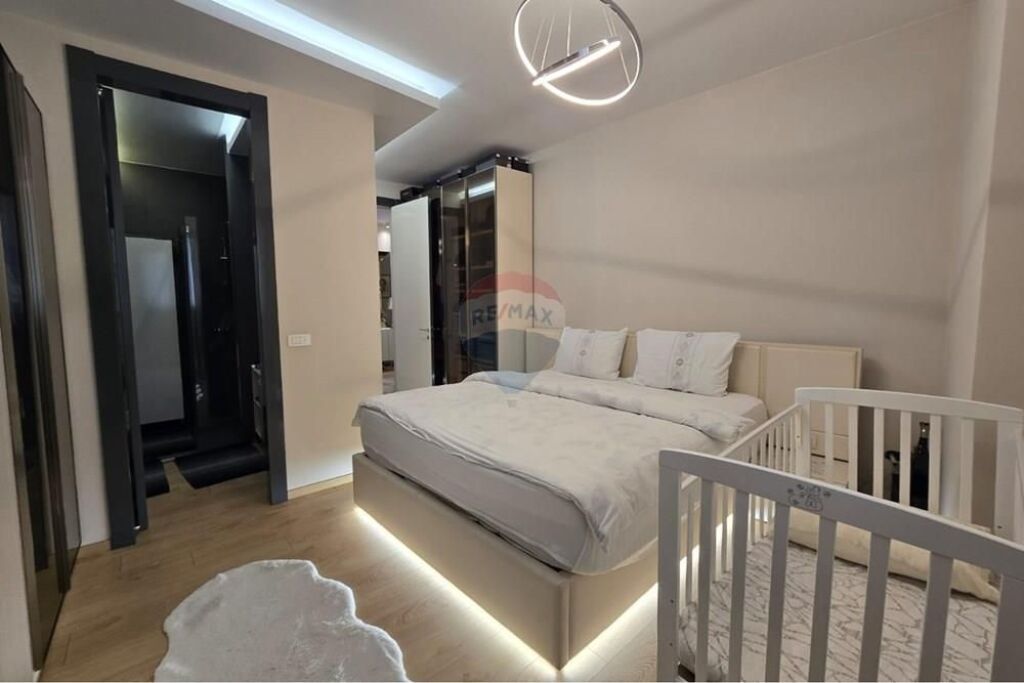 Apartament 2+1 në shitje te Kmuna e Parisit !