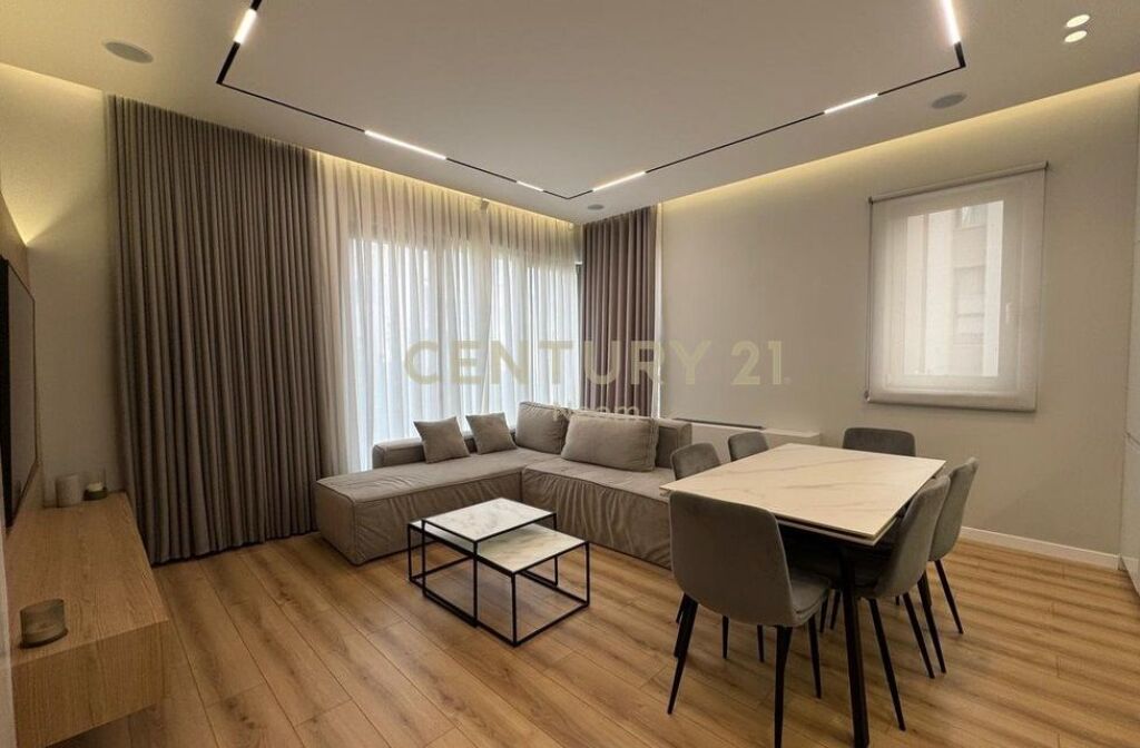 Appartamento in affitto 2+1+2 + P ( + cortile), Lago Secco