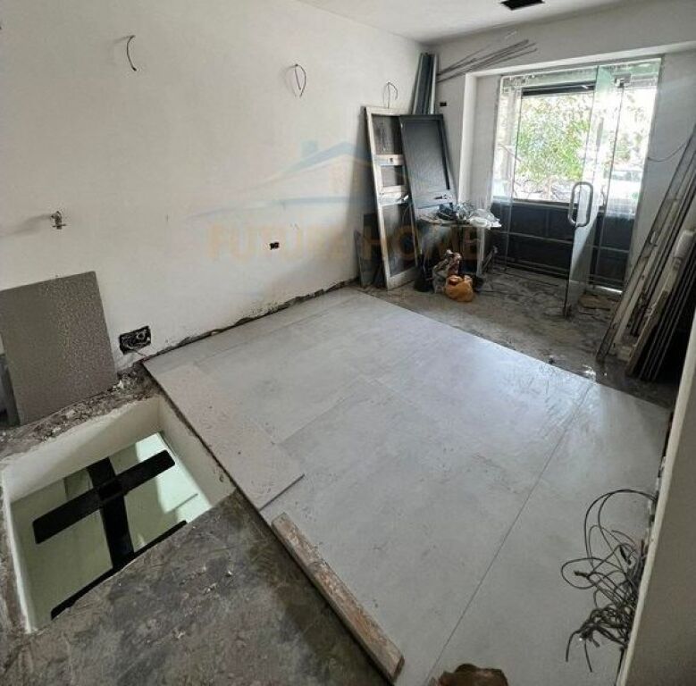 Affitto, Locale Commerciale, Via Durazzo