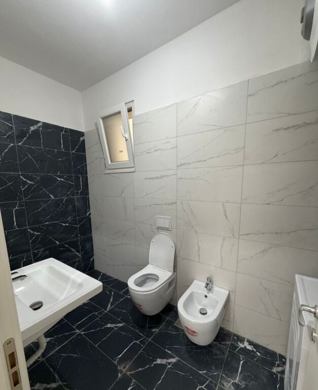 Jepet Me Qera Apartament 2+1+2 Tualete +1 Ballkon