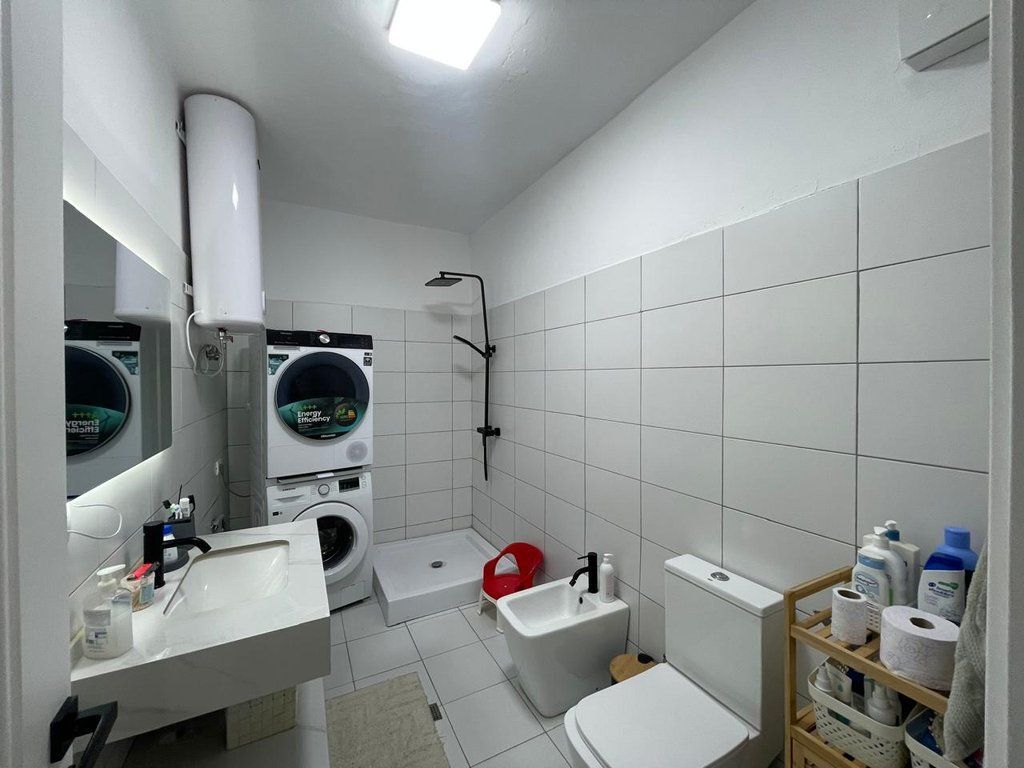 APARTAMENT I TIPOLOGJISE 2+1 PER QIRA -QENDRA DURRES!
