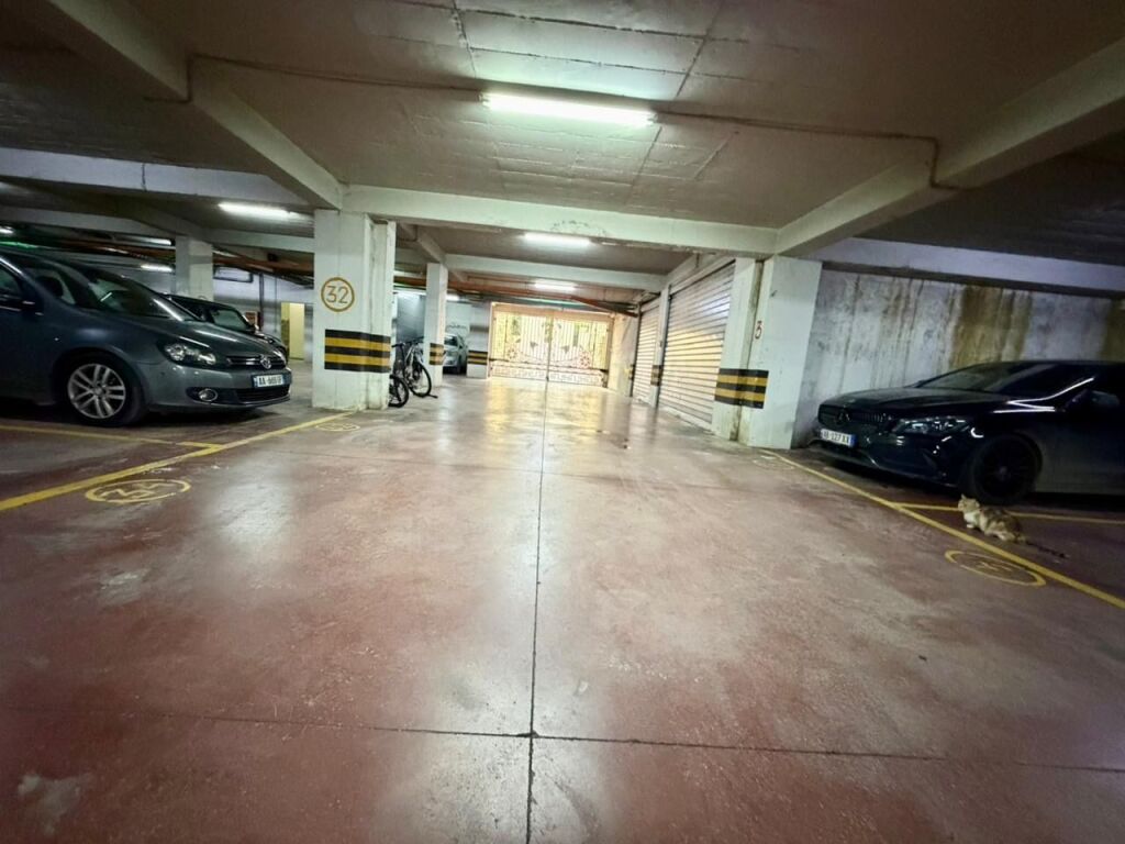 1+1, arredato, con posto auto, via Peti, lago secco, 600 mila lek