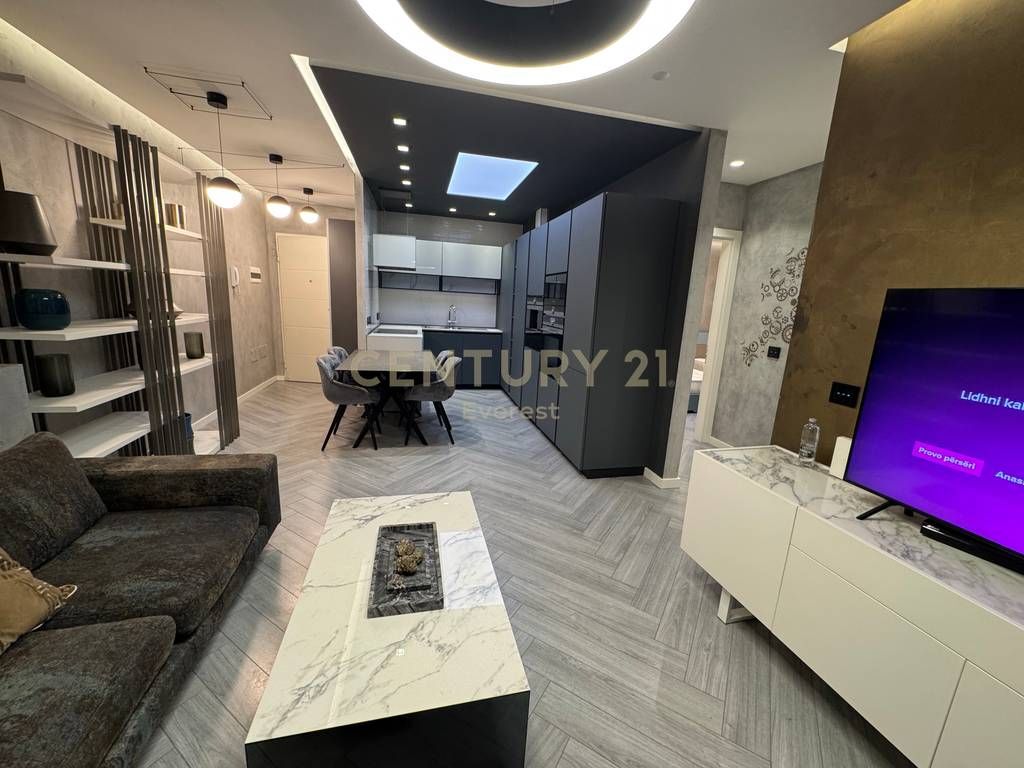 Në Fiori Di Bosco shitet apartament luksoz 2+1