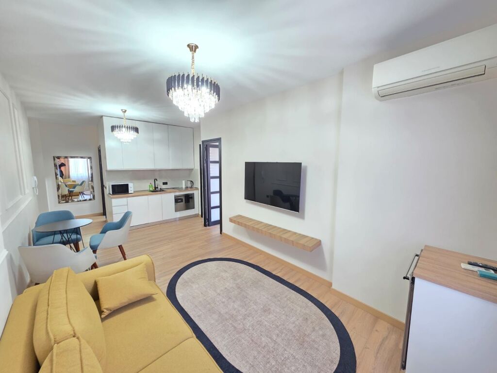 Apartament 2+1, Islam Alla, Myslym Shyr