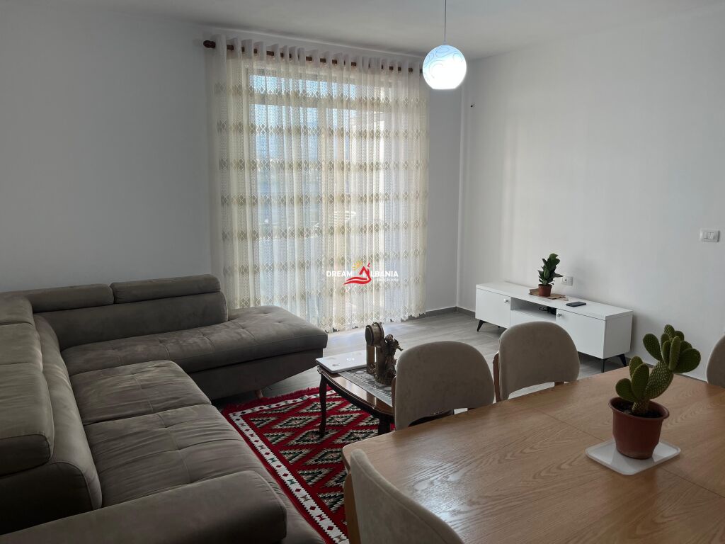 Apartament 2+1+2 me qera tek 5 Maji ne Tirane (ID 4231487)