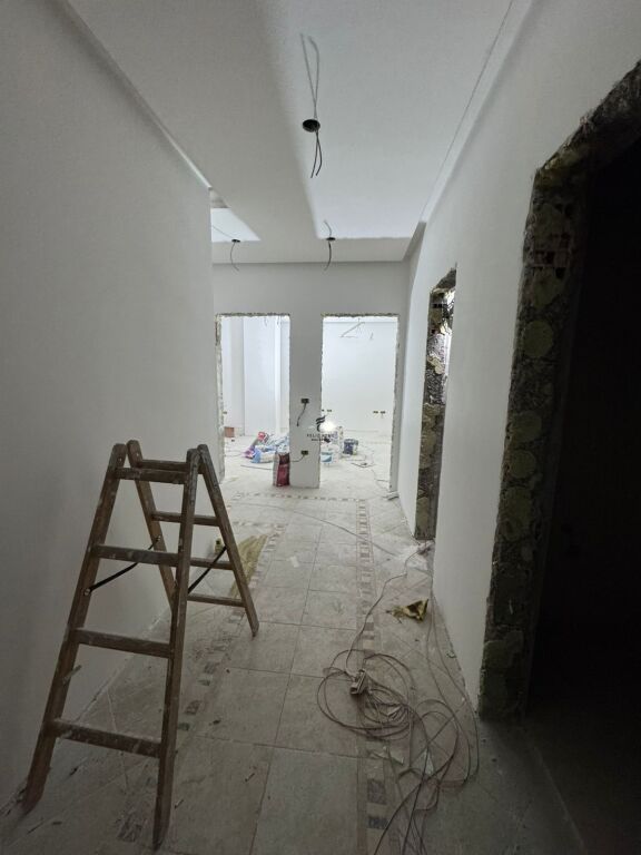 ZYRE ME QERA 130 M2 AIR ALBANIA 250.000 LEKE FH-58105