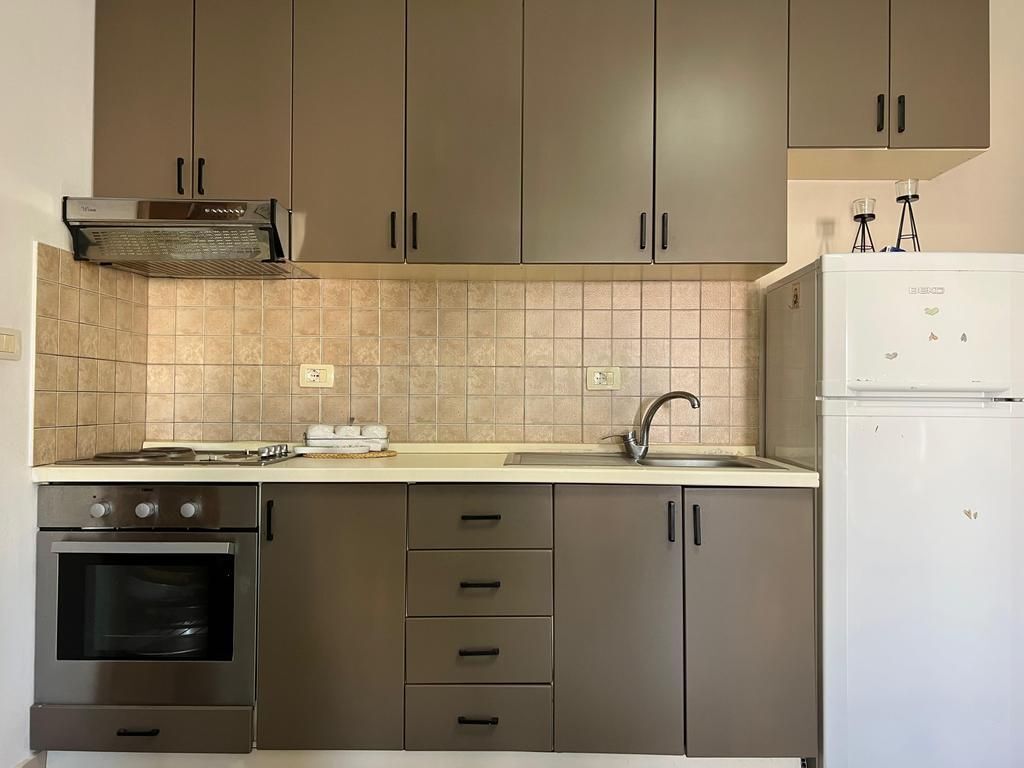 Shitet Super Apartament 1+1në Golem !!