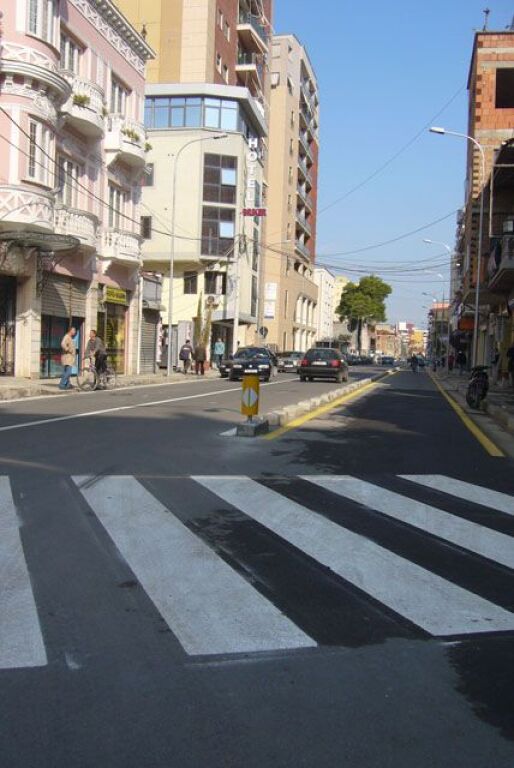 QIRA: Apartament 2+1+2 me 2 Poste Parkimi – Qendra e Tiranës