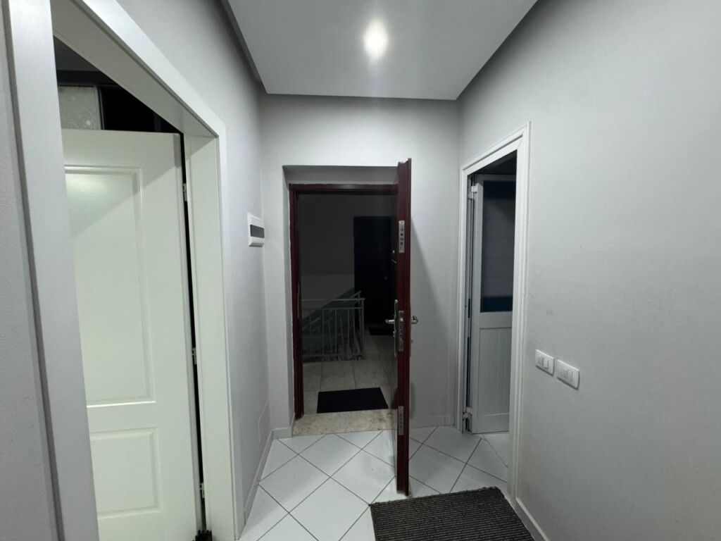 Jepet me qira 1+1 në Astir