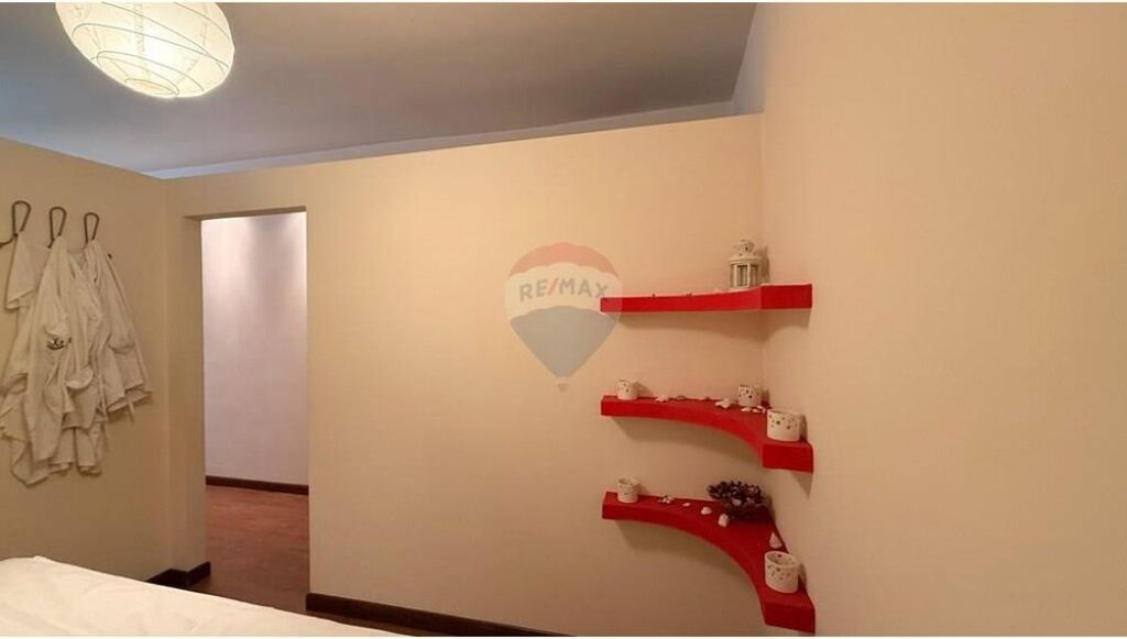 Zyrë - Për Qira - Ish Ekspozita, Tiranë