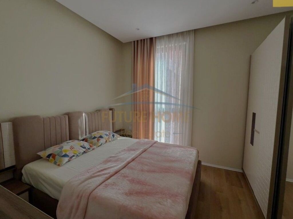 Shitje, Apartament 1+1,Galeria Roma , Rruga e Kavajes, Tirane !