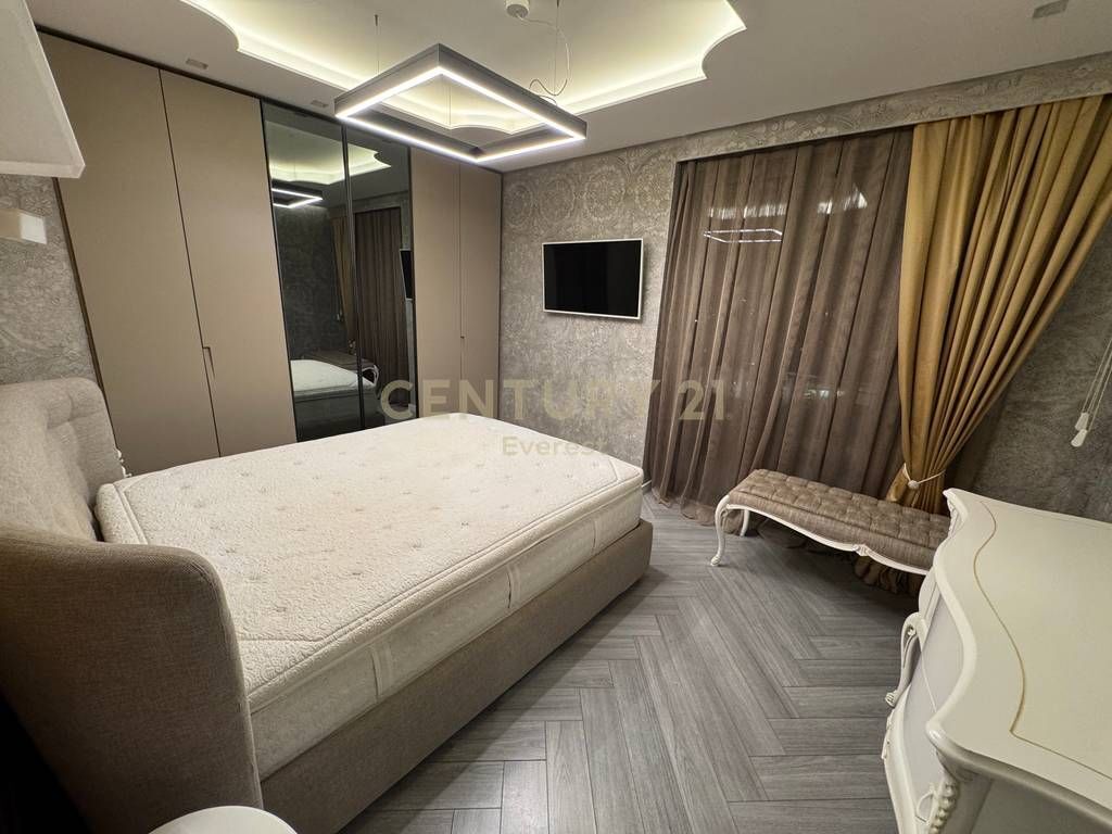 Në Fiori Di Bosco shitet apartament luksoz 2+1