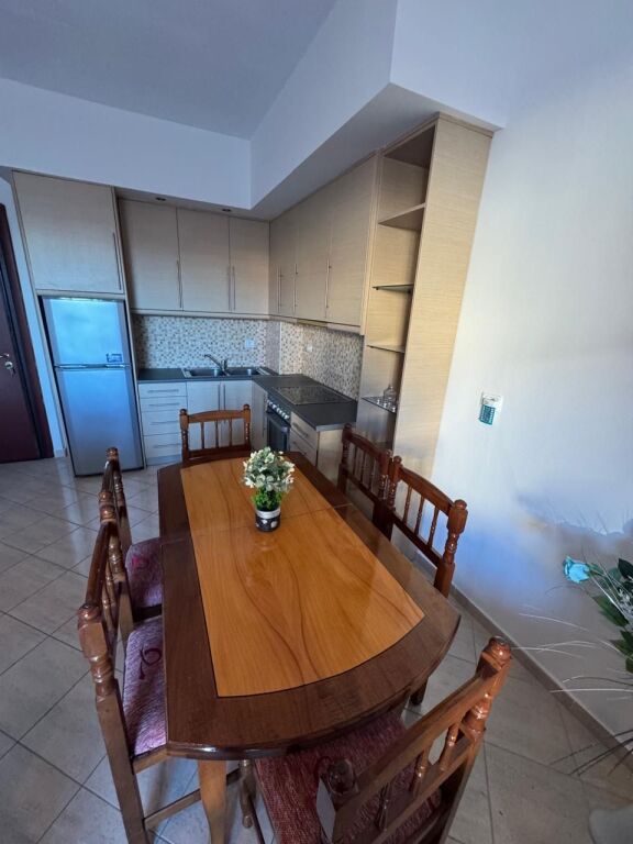 Apartament 1+1 në Sarandë, 55 m², pamje nga deti, gati për banim