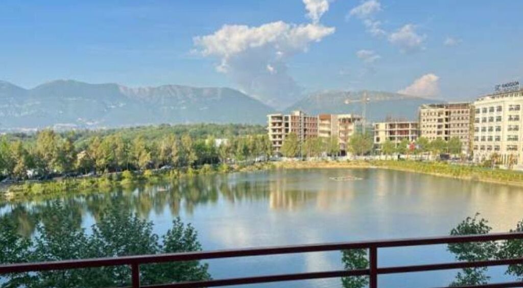 📌Jepet me qira zyrë 2+1+2 tek Liqeni i Thatë