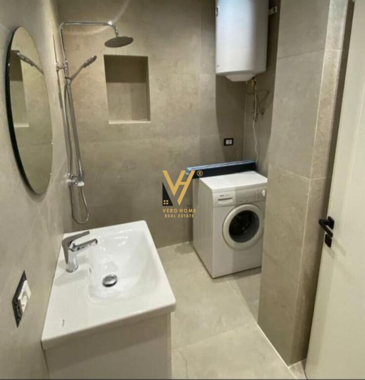 JEPET ZYRE 72 M2 ME QIRA TE KIKA 1, KOMUNA E PARISIT 750 EURO