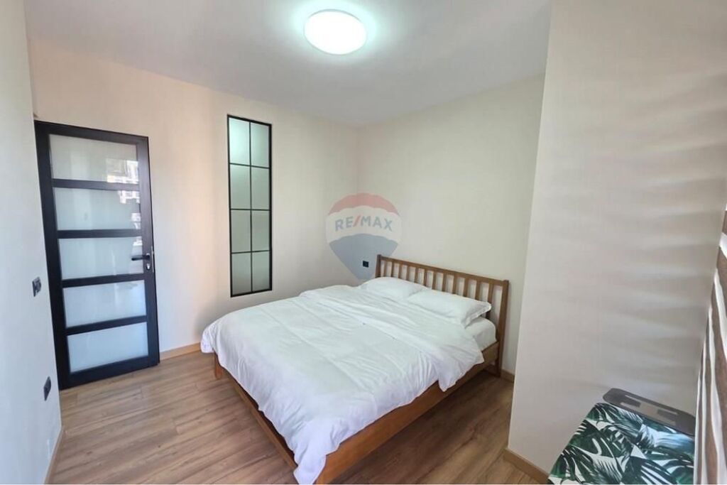 Apartament - Për Qira - Rruga Islam Alla, Tiranë