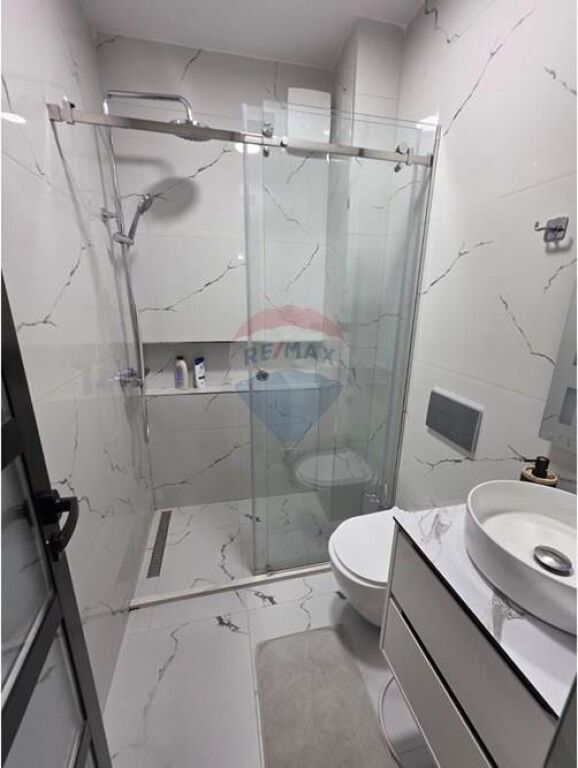 Apartament - Për Qira - Rruga Islam Alla, Tiranë