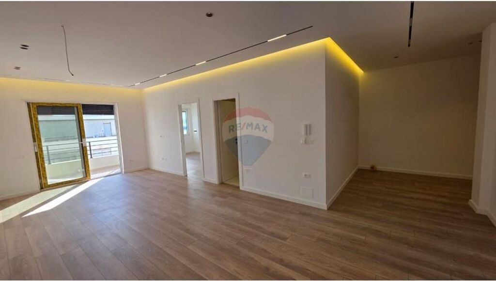 🌊 Apartment 2+1+2 for Sale – Lungomare, Vlora