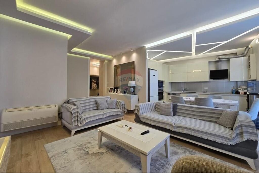 Apartament 2+1 në shitje te Kmuna e Parisit !