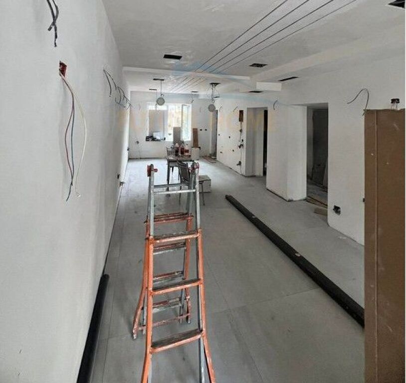 Affitto, Locale Commerciale, Via Durazzo