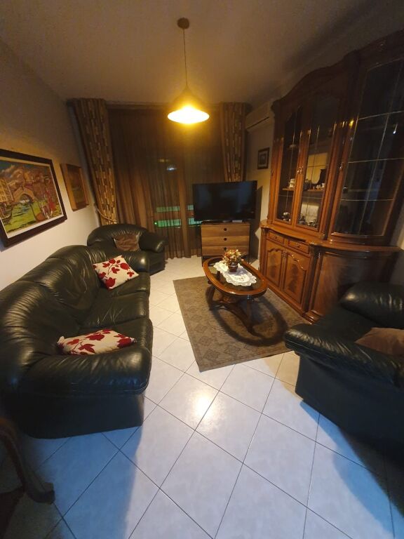 2+1,i mobiluar te kryqezmi i berrylit me ali demin,500 mije leke