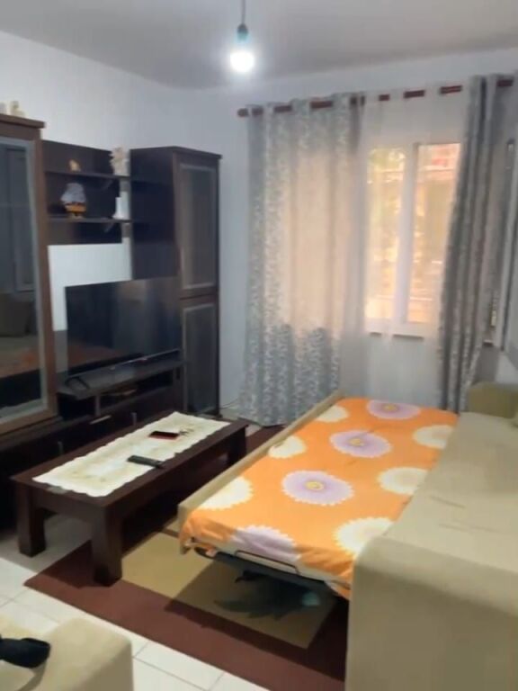 Apartament 2+1 me qera tek Blloku Gintash ne Laprake