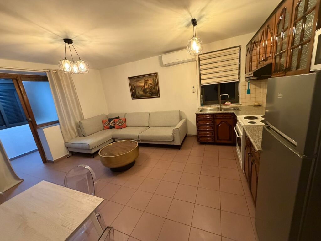 Jepet Me Qera Apartament 2+1+1 Ballkon