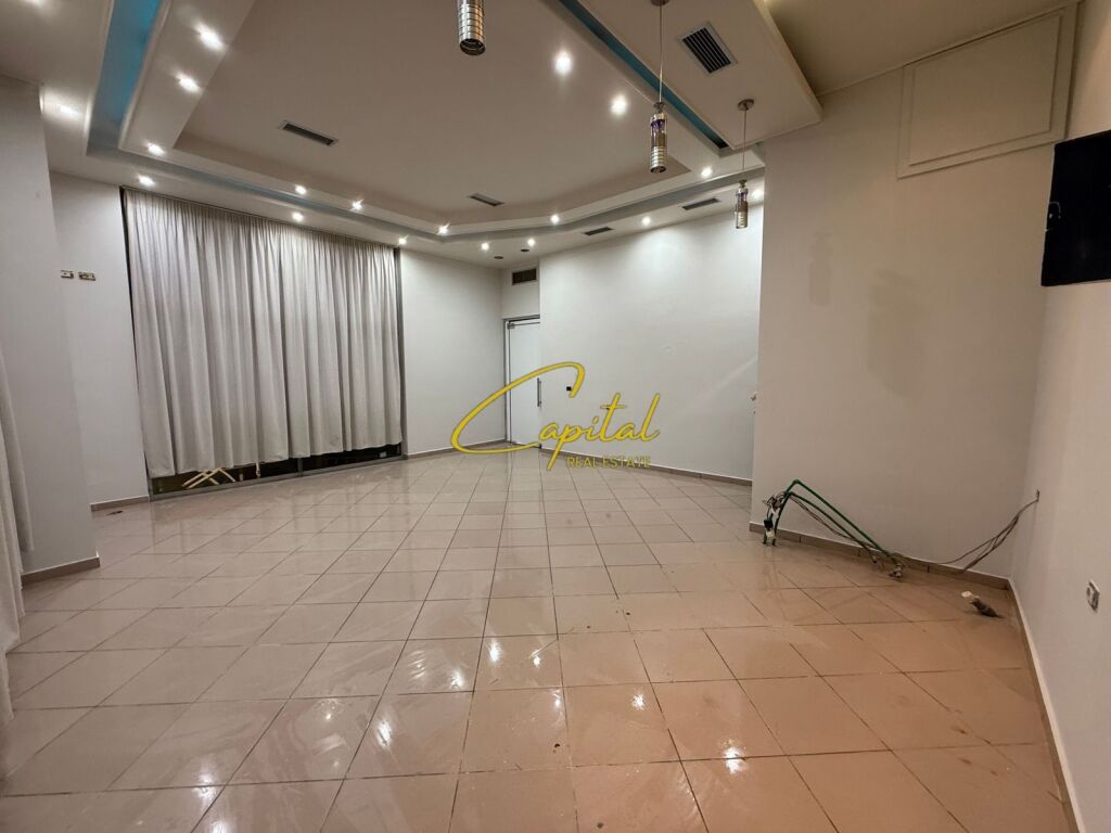 AMBIENT BIZNESI ME QIRA 50 M2 RRUGA JORDAN MISJA 40.000 LEKE