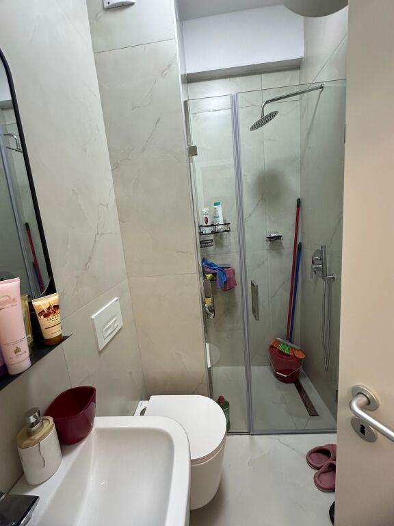 Jepet me qira 1+1 mobiluar lux Rezidenca KadiuAli Dem 🏷️45.000leke