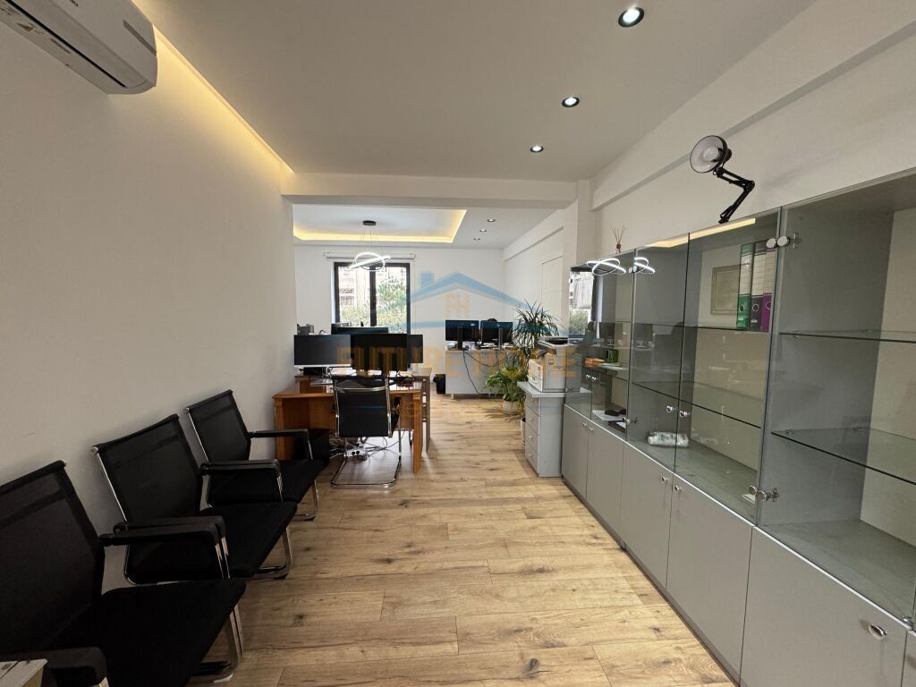 FOR RENT OFFICE SPACE, ZOGU I PARE BOULEVARD