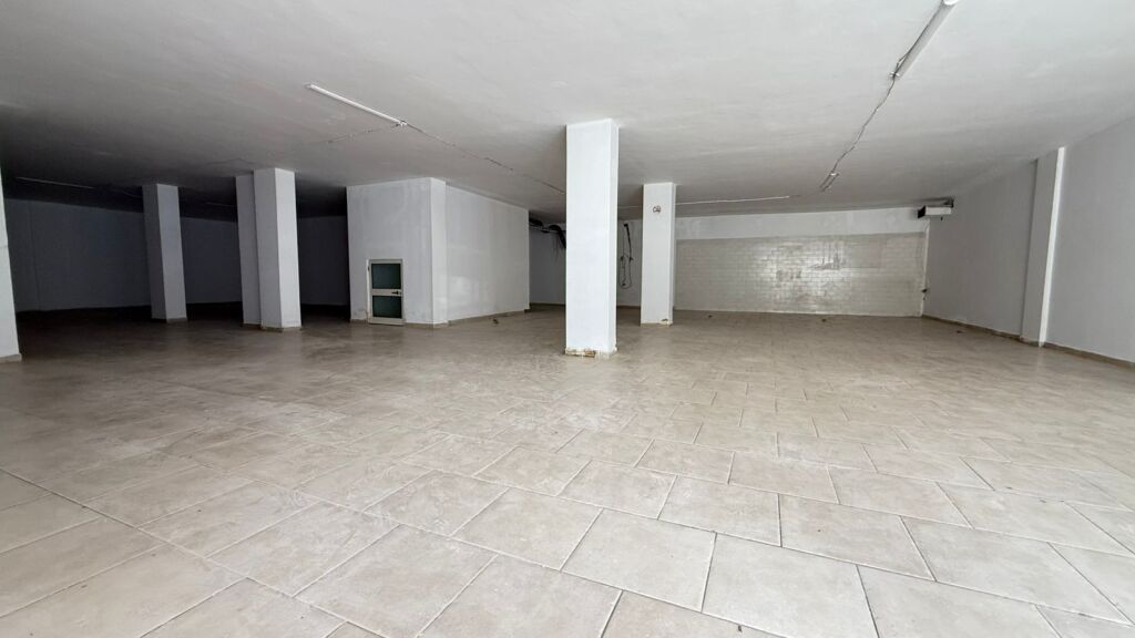 Commercial space for rent at Brryli!