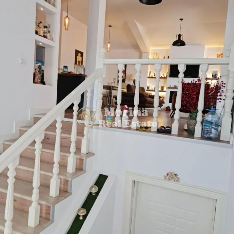 Sale | Penthouse 3 + 1 + 3 | Mali i Robit | 300000 €