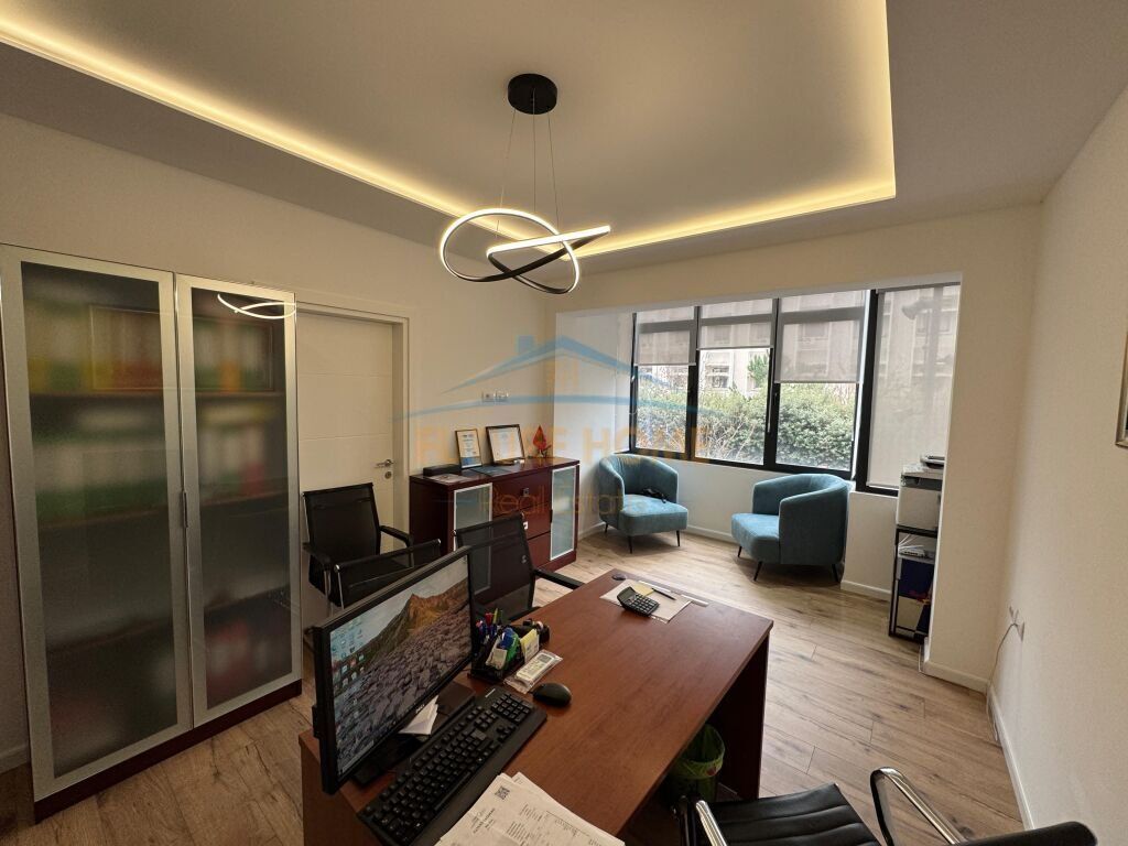 Qera Ambient Biznesi, Bulevardi Zogu 1, Tirane Empire64841