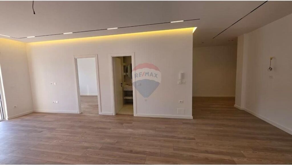 🌊 Apartment 2+1+2 for Sale – Lungomare, Vlora