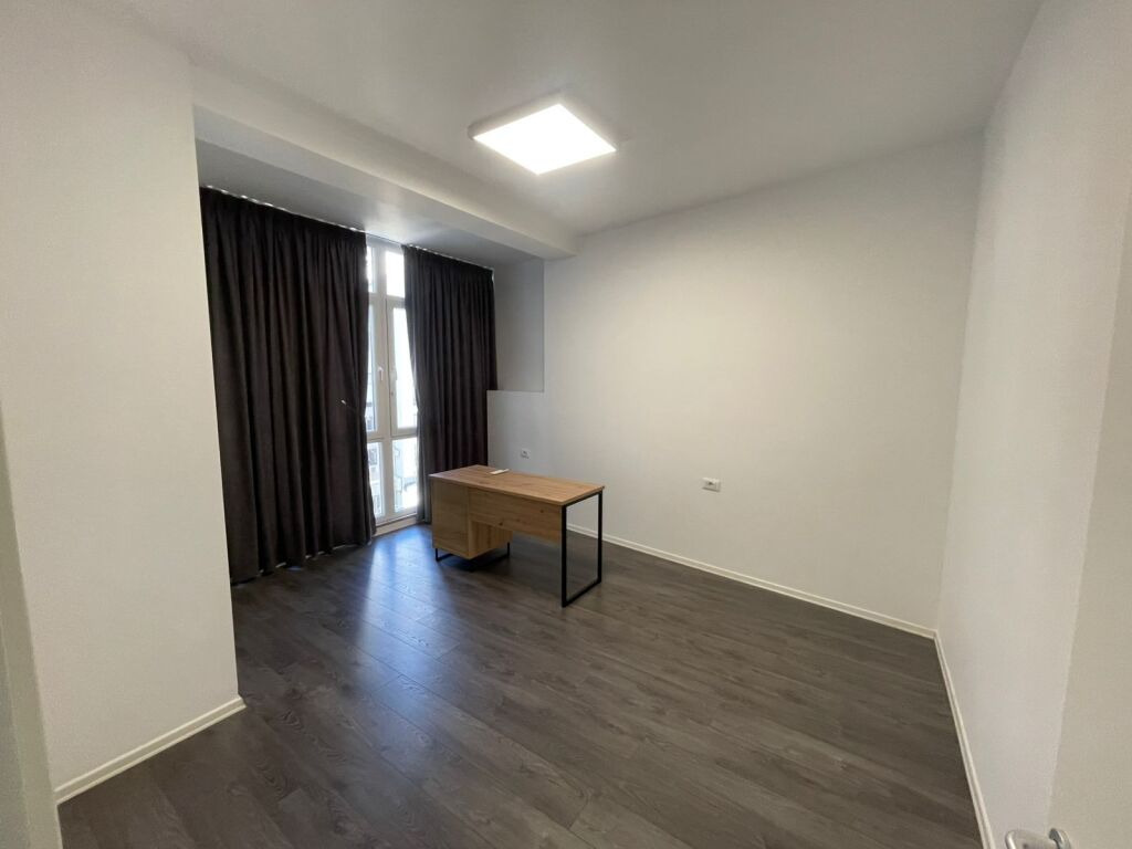 Jepet Ambient me Qera per Zyra