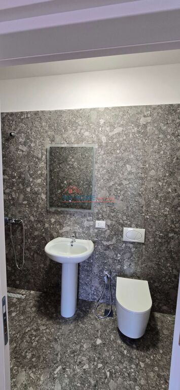 Zyre me qera Don Bosko ne Tirane