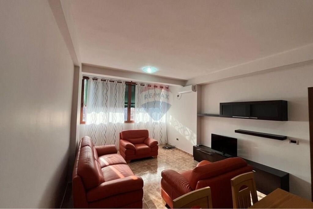 Appartamento 2+1 in affitto in via Him Kolli