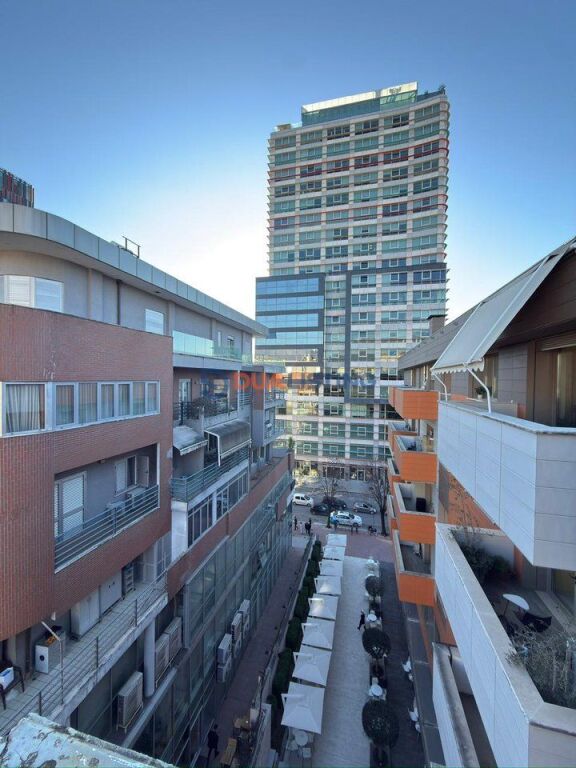 Shitet Apartament 3+1+2 + Verandë + Post Parkimi 📍 Pranë Coin, Rruga “Themistokli Germenji”