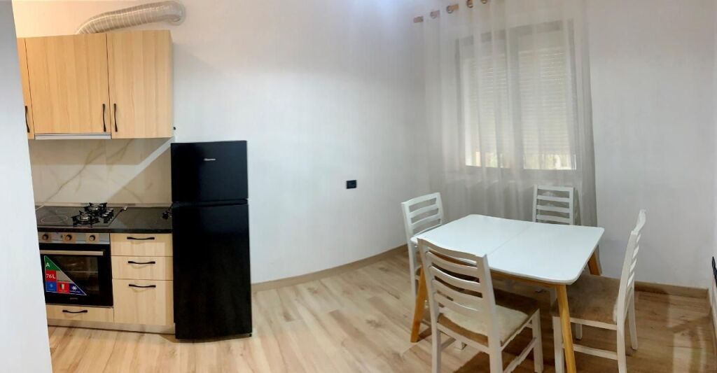 Jepet apartament me qera 1+1