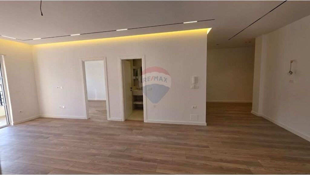 🌊 Apartment 2+1+2 for Sale – Lungomare, Vlora