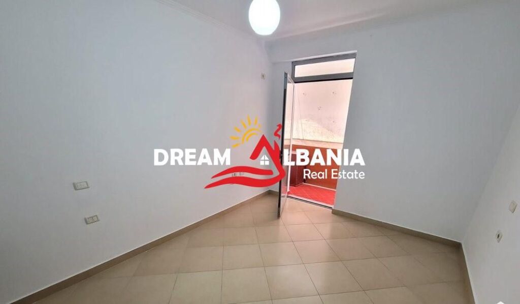 Jepet Apartament 1+1 me qera ne zonen e Yzberishtit ( ID 42111527 )