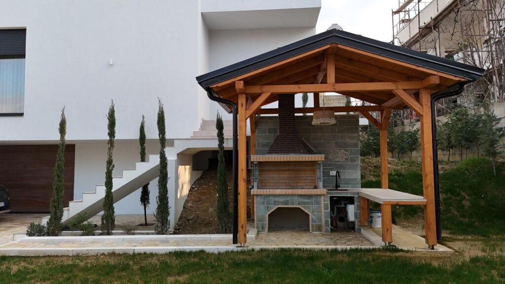 VILË ME QIRA NË PASKUQAN – 3,200€ / MUAJ